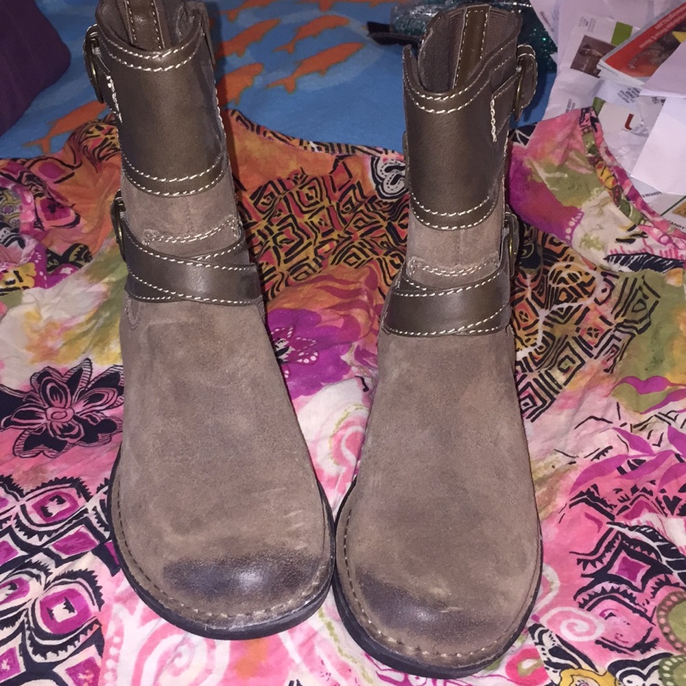 Clark’s ankle boots